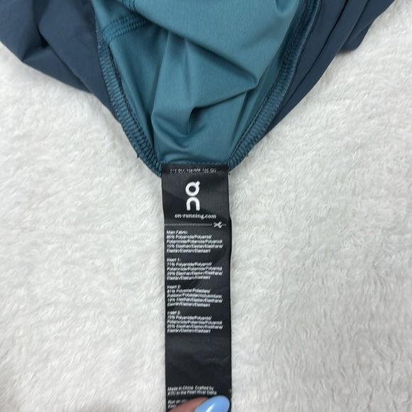 ON women’s Running shorts - Picture 8 of 10